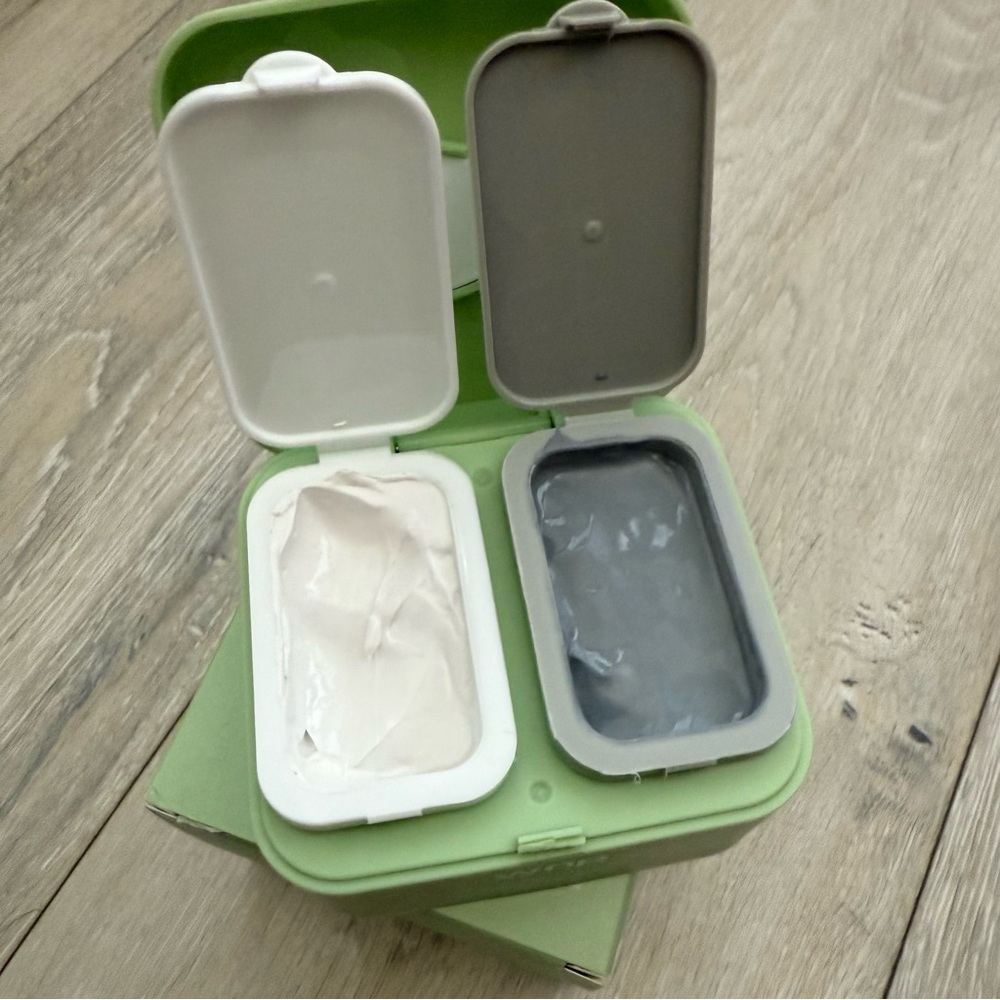 WNP Dual Cleansing Clay Mask